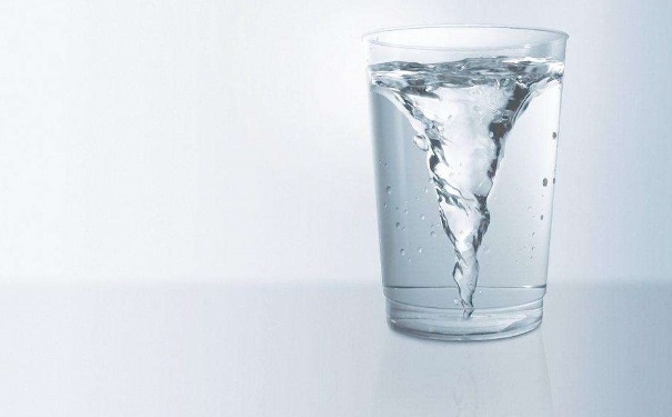 喝水用什么水杯易致癌_QQ问问生活