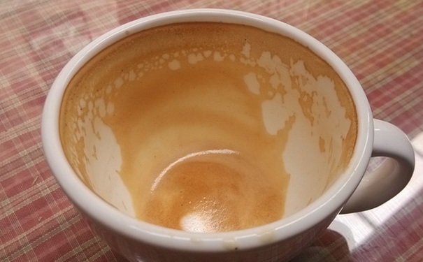 杯子里的咖啡渍怎么去除_QQ问问生活
