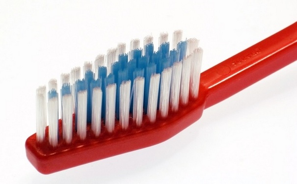 电动牙刷和普通牙刷区别_QQ问问生活